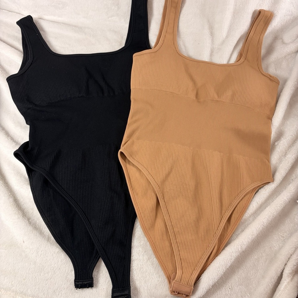 NWOT Seamless Ribbed Square Neck Bodysuits Set of 2 Black Camel Med Thick‎ Knit